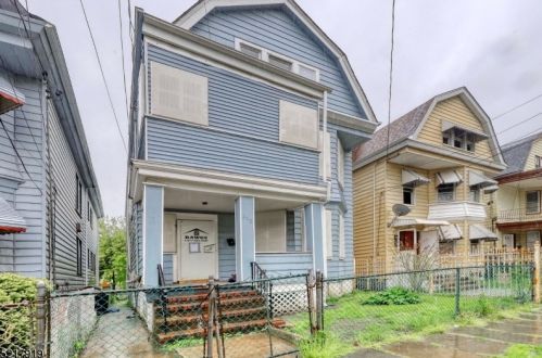 262 Chadwick Ave, Newark NJ  07108-1816 exterior