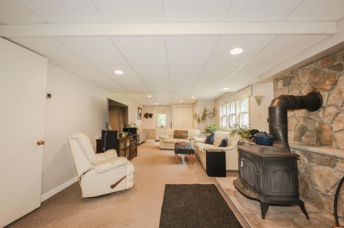 247 Elm St, Concord NH 03303-3322 exterior