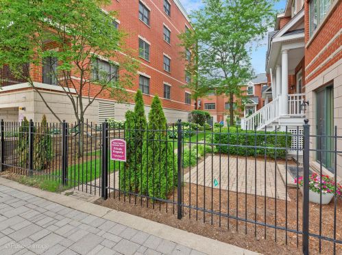 214 Addison Ave, Elmhurst, IL 60126-2721