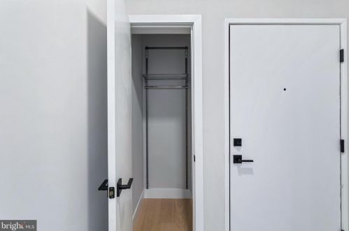 1431 Clifton St, Washington DC  20009-8533 exterior