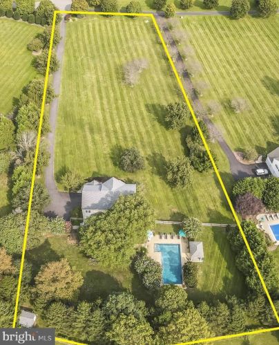 13606 Mt Prospect Dr, Rockville MD 20850-3510 exterior