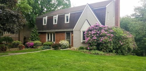 211 Parliament Dr, Moon Twp, PA 15108-3246
