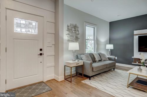 2718 17th St, Washington DC 20003-3123 exterior