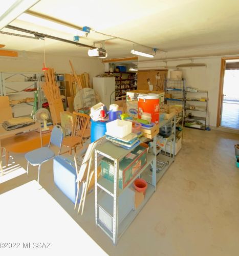 8771 Baker St, Tucson AZ 85710-2617 exterior