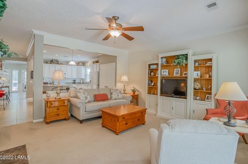 27 Crescent Creek Dr, Bluffton SC 29909-6211 exterior