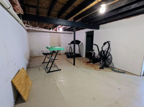 1889 Upper Maple St, Killingly CT 06241-1513 exterior