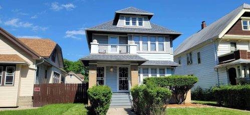 2744 51st St, Milwaukee WI  53219-3259 exterior