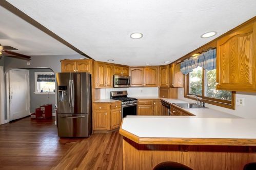 78 Nevins Ave, Springfield MA 01106-3120 exterior