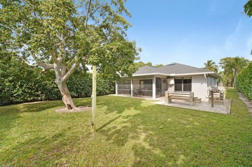 1160 Michigan Ave, Naples FL 34103-3873 exterior