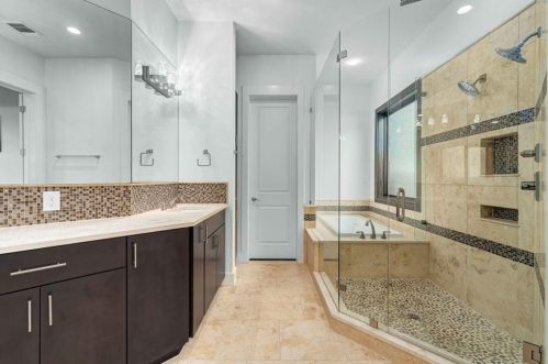 810 Christopher St, Austin TX 78704-1619 exterior