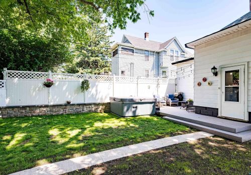 2219 6 St, Duluth MN 55806-2551 exterior