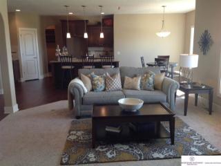 12392 78th St, Omaha, NE 68046-4621