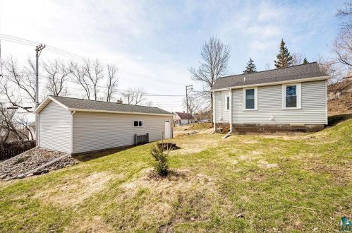 926 4 Ave, Duluth MN 55805-1324 exterior