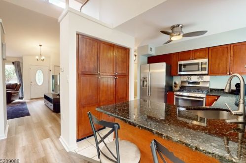 20 Canada Goose Dr, Hackettstown NJ  07840-3105 exterior