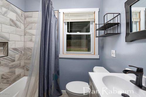 1662 136th St, Grant MI 49327-9643 exterior