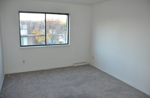 6267 Prt Ave, Milwaukee WI 53223-4120 exterior