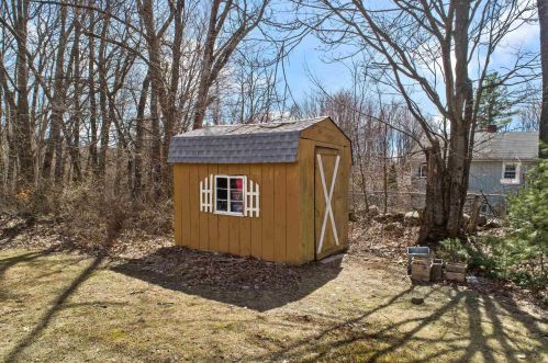 7481 School St, Concord NH  03307-0914 exterior