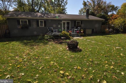 4 Hanover Dr, Cookstown NJ 08511-1005 exterior