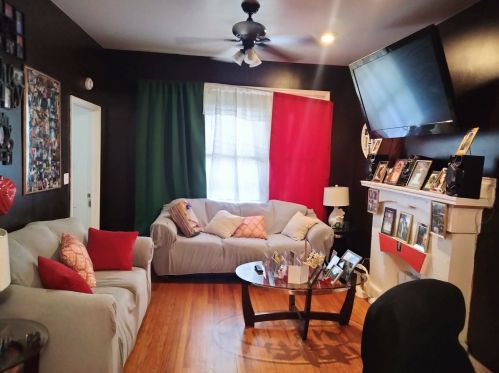 1321 Marquette Rd, Chicago IL  60637-4418 exterior