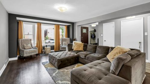 8052 Rhodes Ave, Chicago, IL 60619-3812