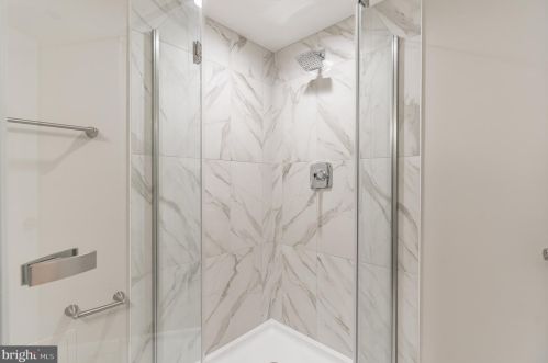 11611 Mapleview Dr, Silver Spring MD 20902-2327 exterior