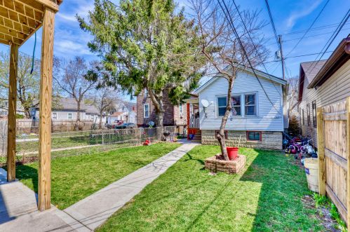 1638 8th St, Milwaukee WI  53204-3422 exterior