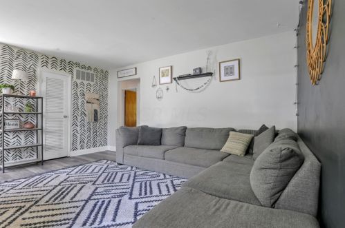 1064 Kelly Dr, Hebron OH 43025-9505 exterior