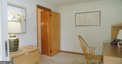 22 Lincoln Dr, Hanover PA 17331-4906 exterior