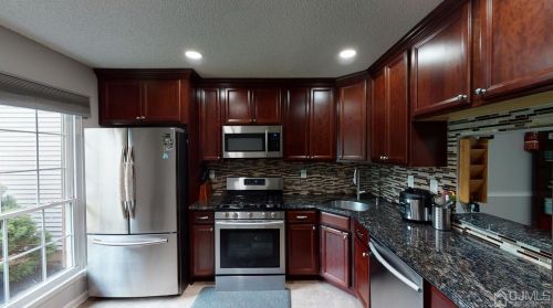 428 Northam Dr, New Brunswick, NJ 08902-4239