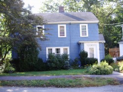 10 Day St, Newton, MA 02466-2907