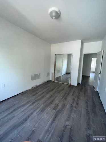 303 Dixon Ave, Paterson NJ  07501-3328 exterior