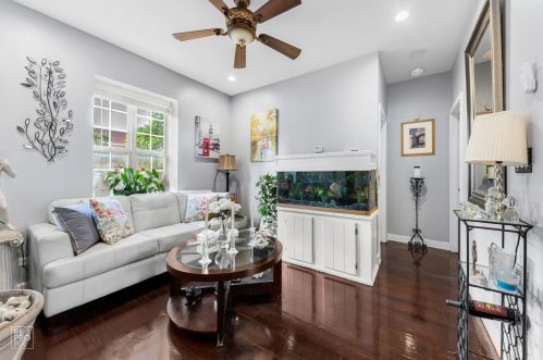 3207 George St, Chicago, IL 60618-7596