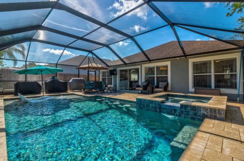 11714 Derbyshire Dr, Tampa, FL 33626-2639