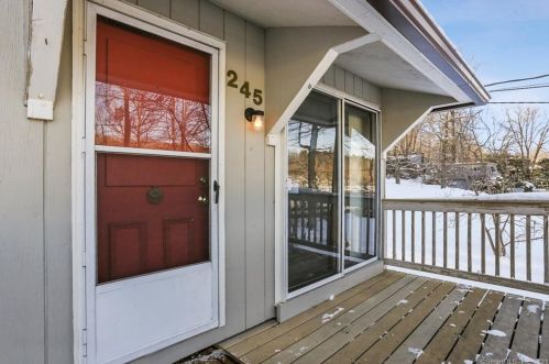 245 Mamanasco Rd, Ridgefield, CT 06877-1733