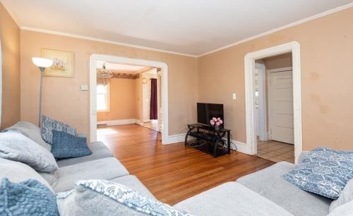 42 Ellsworth Rd, Peabody MA 01960-5325 exterior