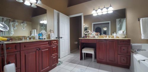 8519 Bay Springs Dr, Orlando FL  32819-4970 exterior