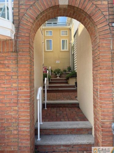 265 Front St, Perth Amboy NJ 08861-4416 exterior