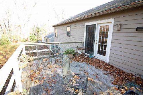 30 Hemlock Ter Ext, Deep River CT 06417-1606 exterior