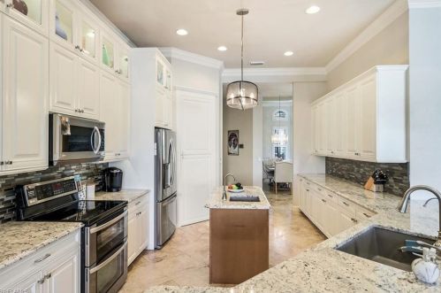 8737 Hideaway Harbor Ct, Naples FL 34120-4327 exterior