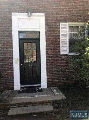 20 Green Acres Dr, Verona, NJ 07044-2423