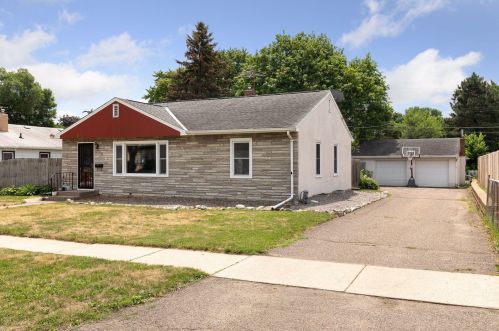 996 Hubbard Ave, Saint Paul, MN 55104-1506