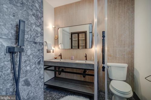 1025 51st St, Philadelphia PA  19143-4213 exterior