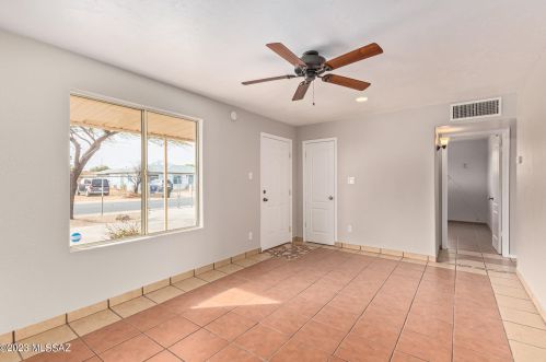 818 Calle Bocina, Tucson AZ  85756-6434 exterior