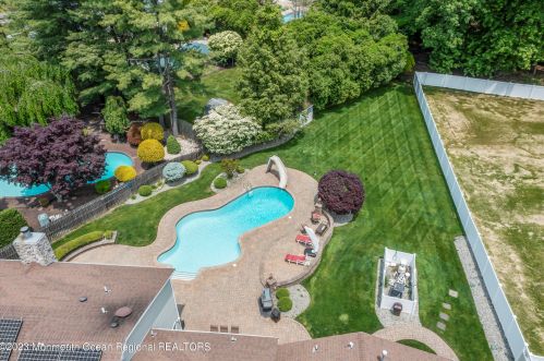 3 Georgian Bay Dr, Morganville NJ 07751-1352 exterior