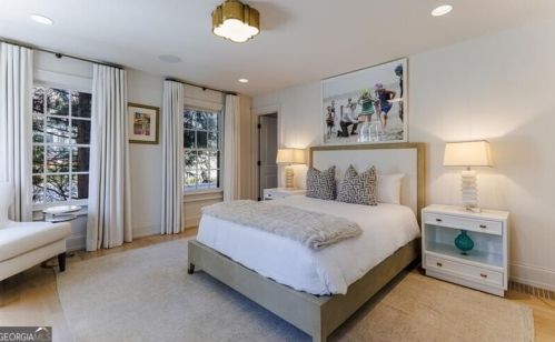 2312 Montview Dr, Atlanta GA 30305-4071 exterior