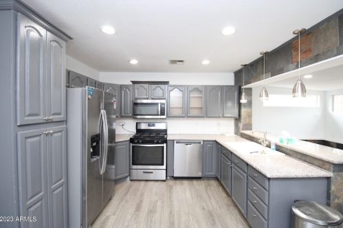 9441 15th Pl, Phoenix AZ  85020-2255 exterior