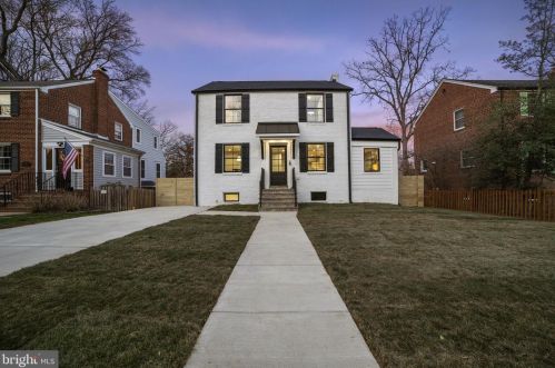 1505 Crestwood Dr, Alexandria VA  22302-2303 exterior