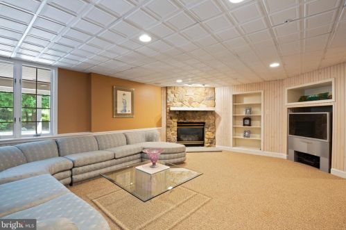 195 Carnoustie Way, Media PA 19063-1856 exterior