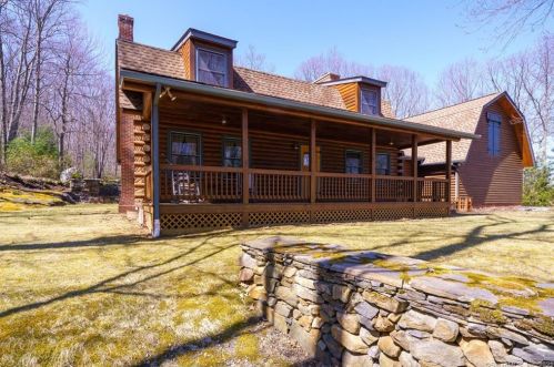 41 Ladd Rd, Ellington, CT 06029-3104