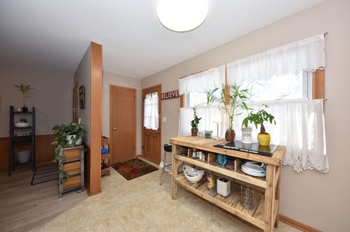 5071 Colonial Ct, Milwaukee WI 53220-2012 exterior